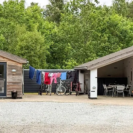 Prázdninový dům 9 Person In *