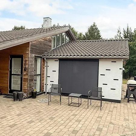 9 Person In * Sæby